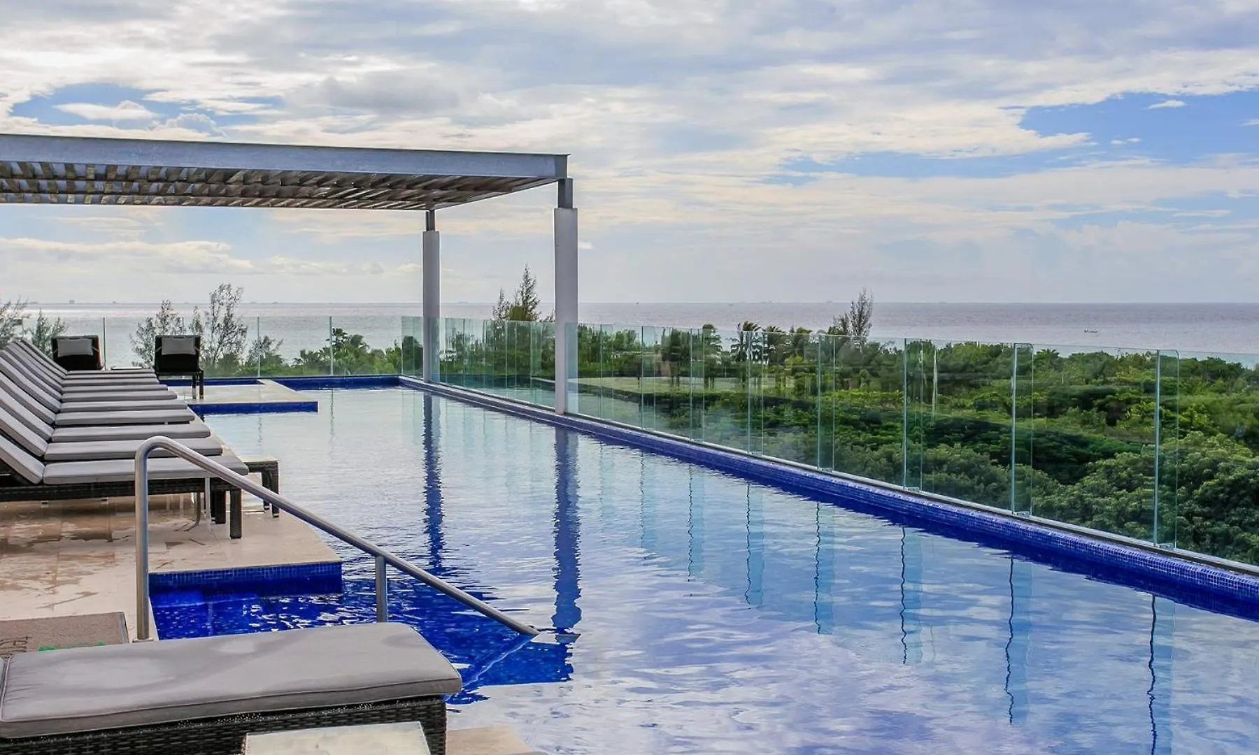 Happy Vibes Getaway With Stellar Oceanview Roof Pool! Villa Playa del Carmen